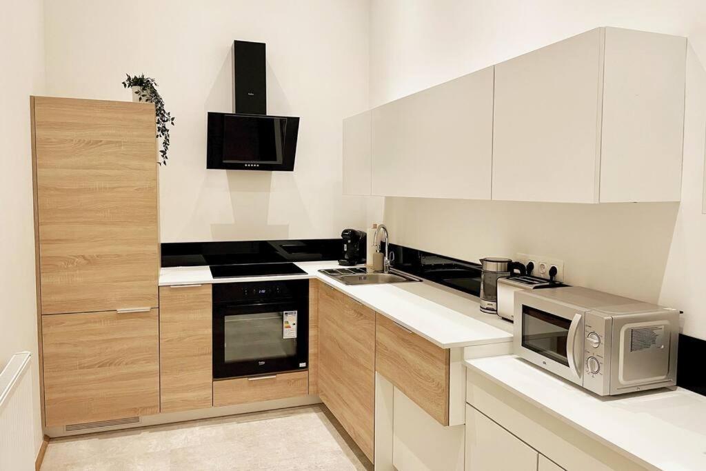 City-Center-Apartment Hip Area, Big & New Vienna Exterior photo